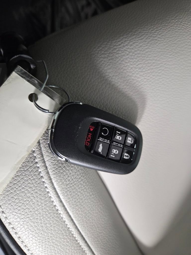 New 2026 Honda Odyssey Touring image 15