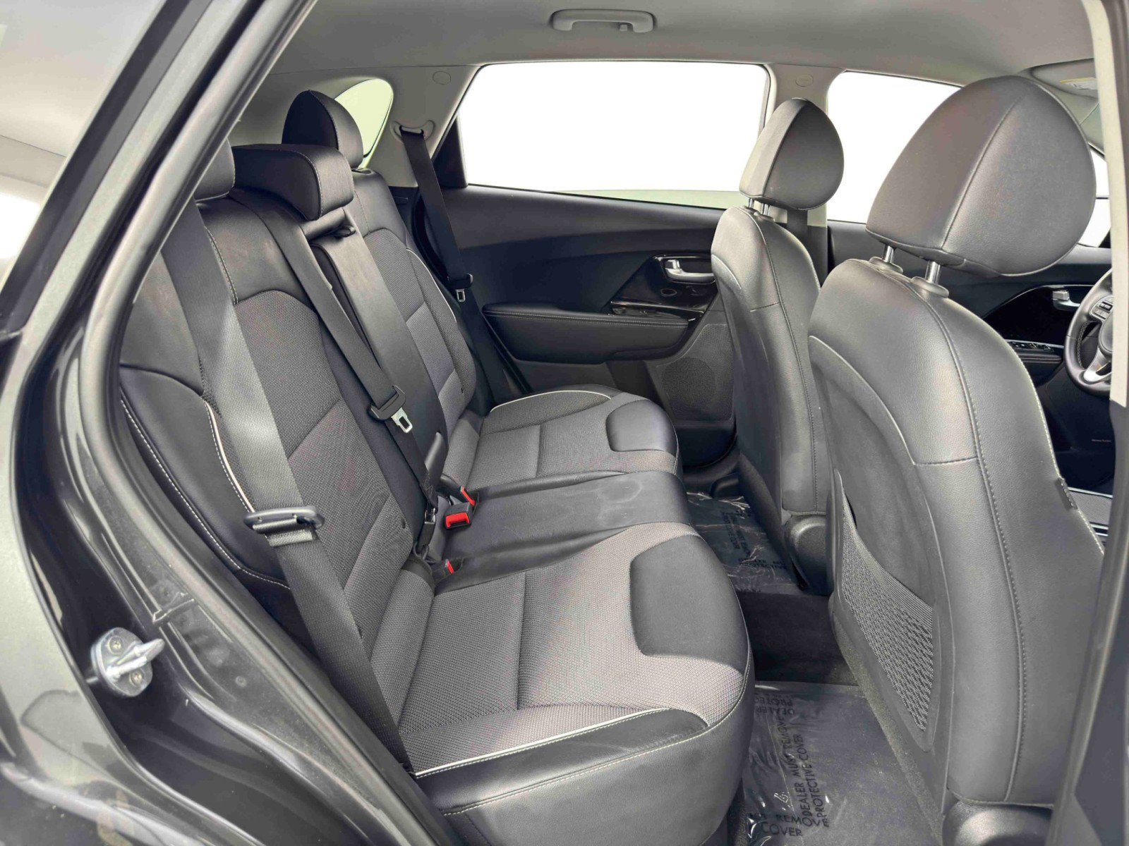 Used 2022 Kia Niro EX image 33