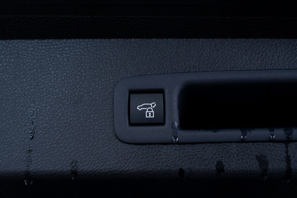 Used 2025 Toyota Sienna XLE image 47