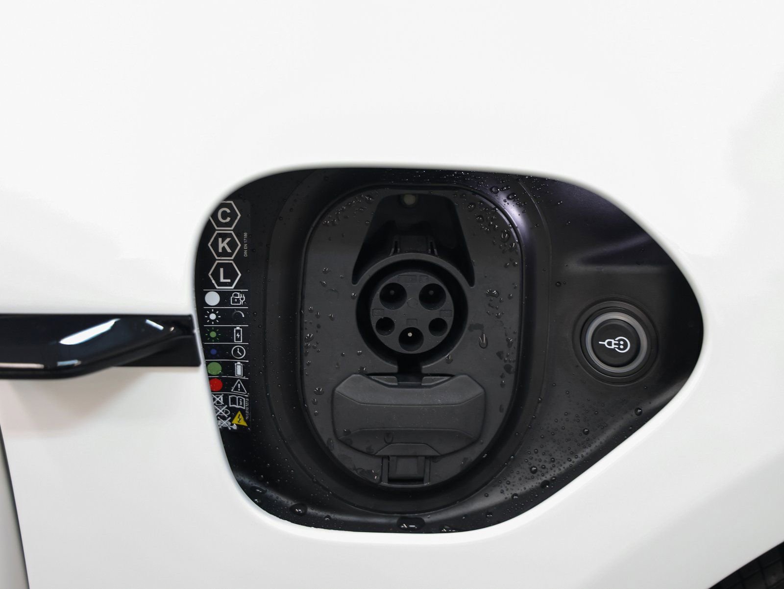 New 2026 Porsche Taycan image 16