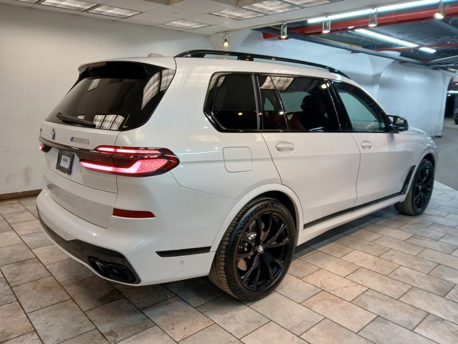 Used 2024 BMW X7 M60i w/ Executive Package image 5