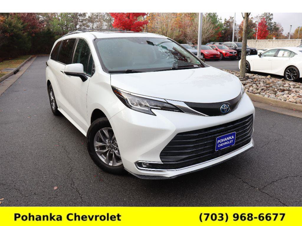 Used 2022 Toyota Sienna XLE