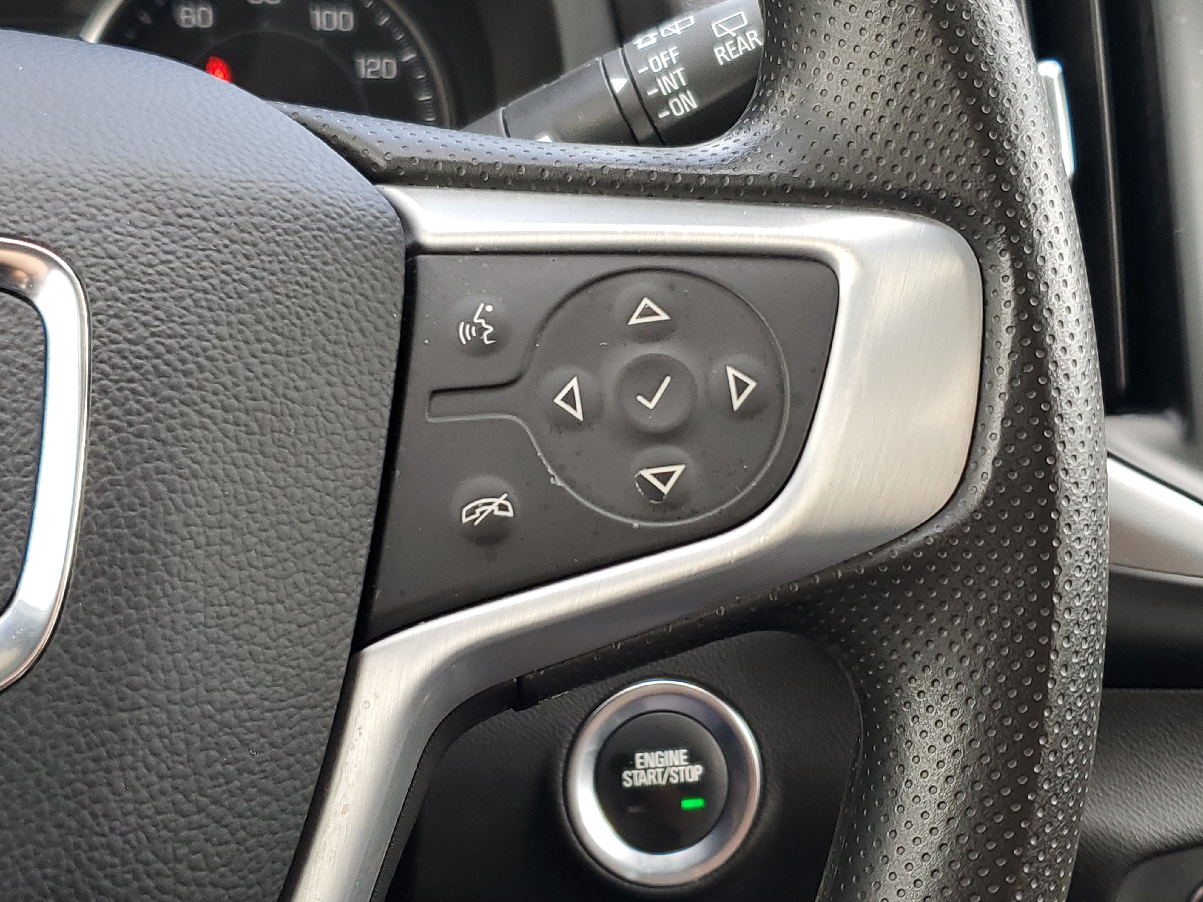Used 2024 GMC Terrain SLE w/ Driver Convenience Package FWD image 24