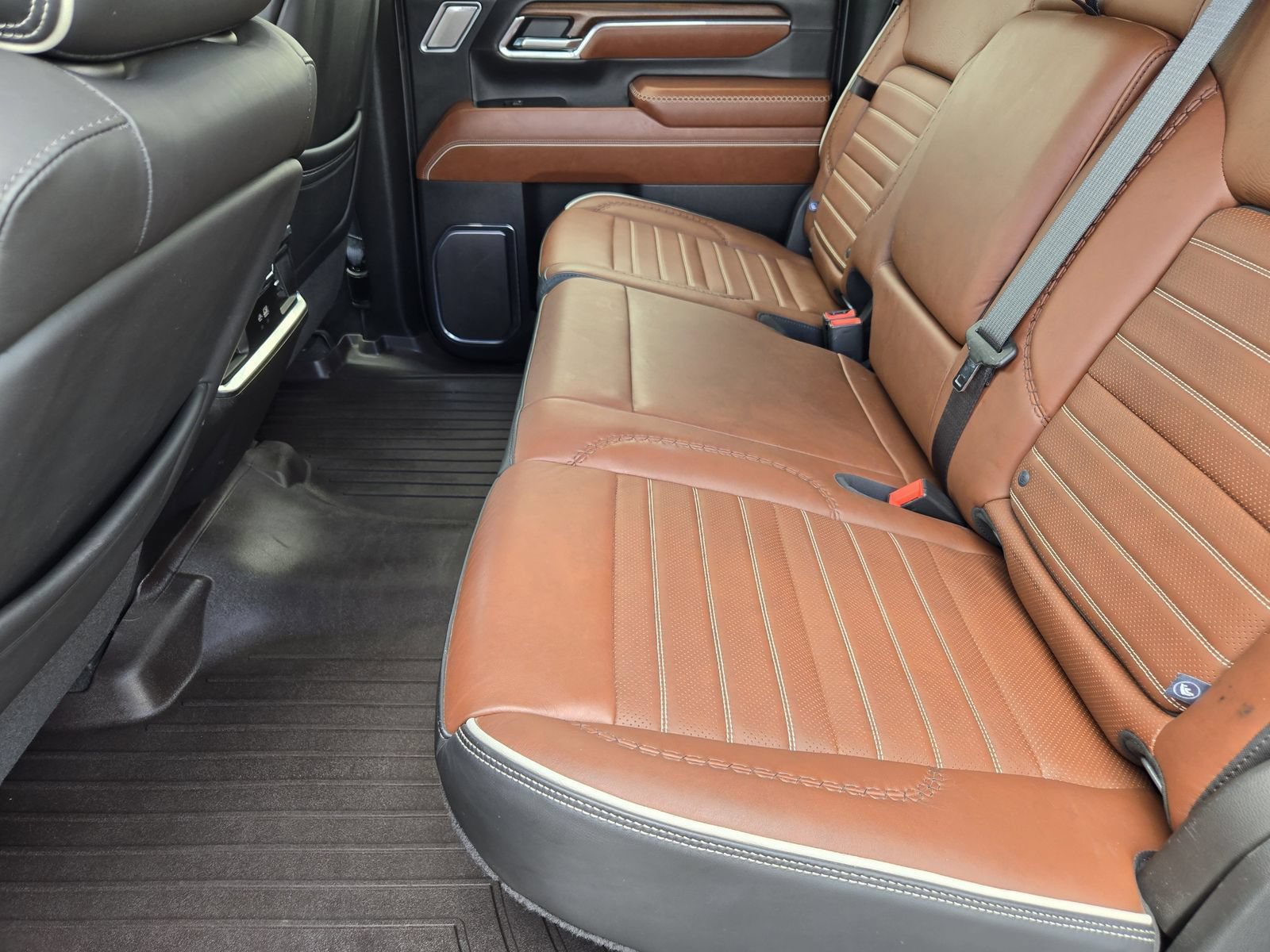 Used 2024 GMC Sierra 2500 Denali Ultimate AWD/4WD image 30