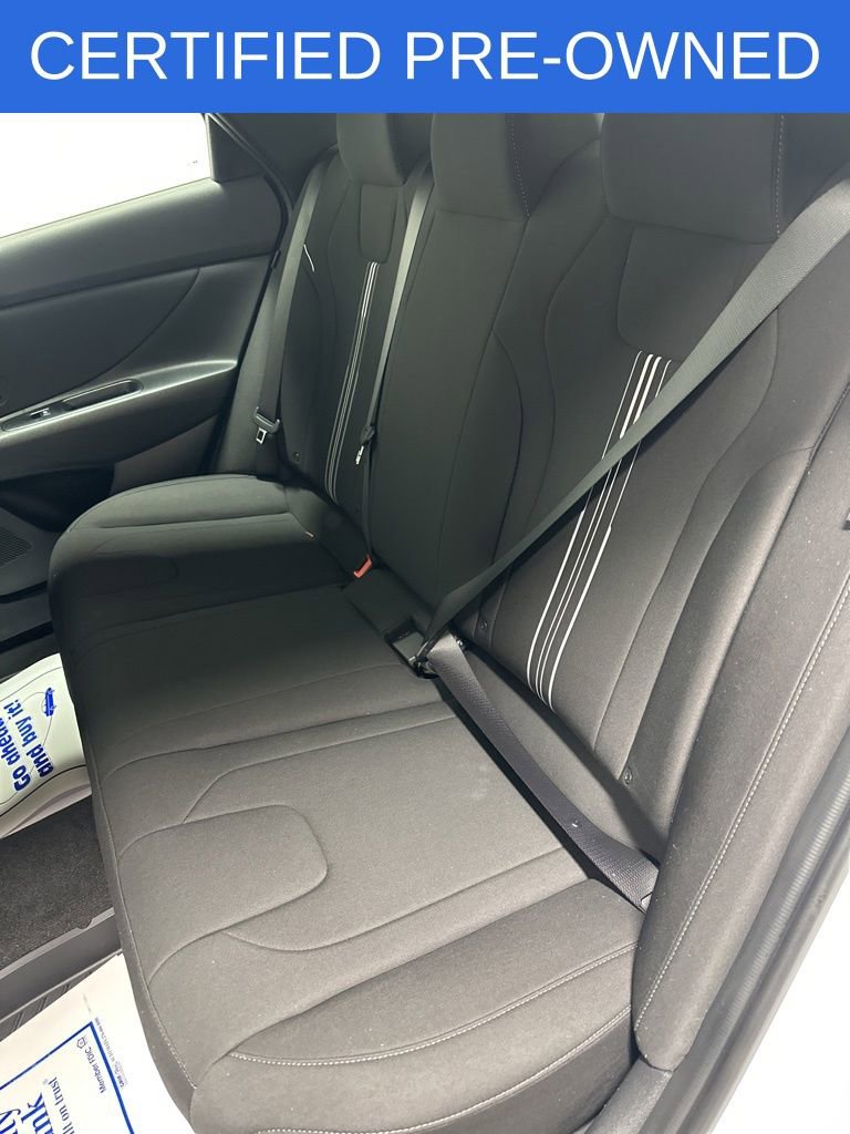Certified 2025 Hyundai Elantra SEL FWD image 18