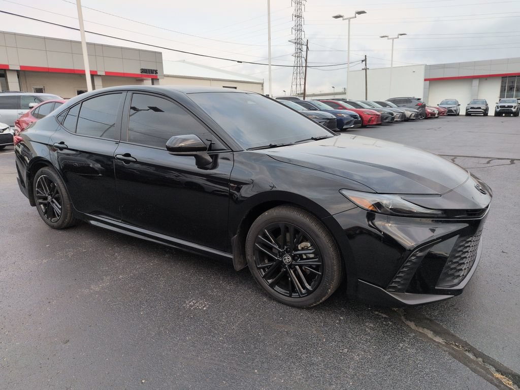 Used 2025 Toyota Camry SE FWD image 7