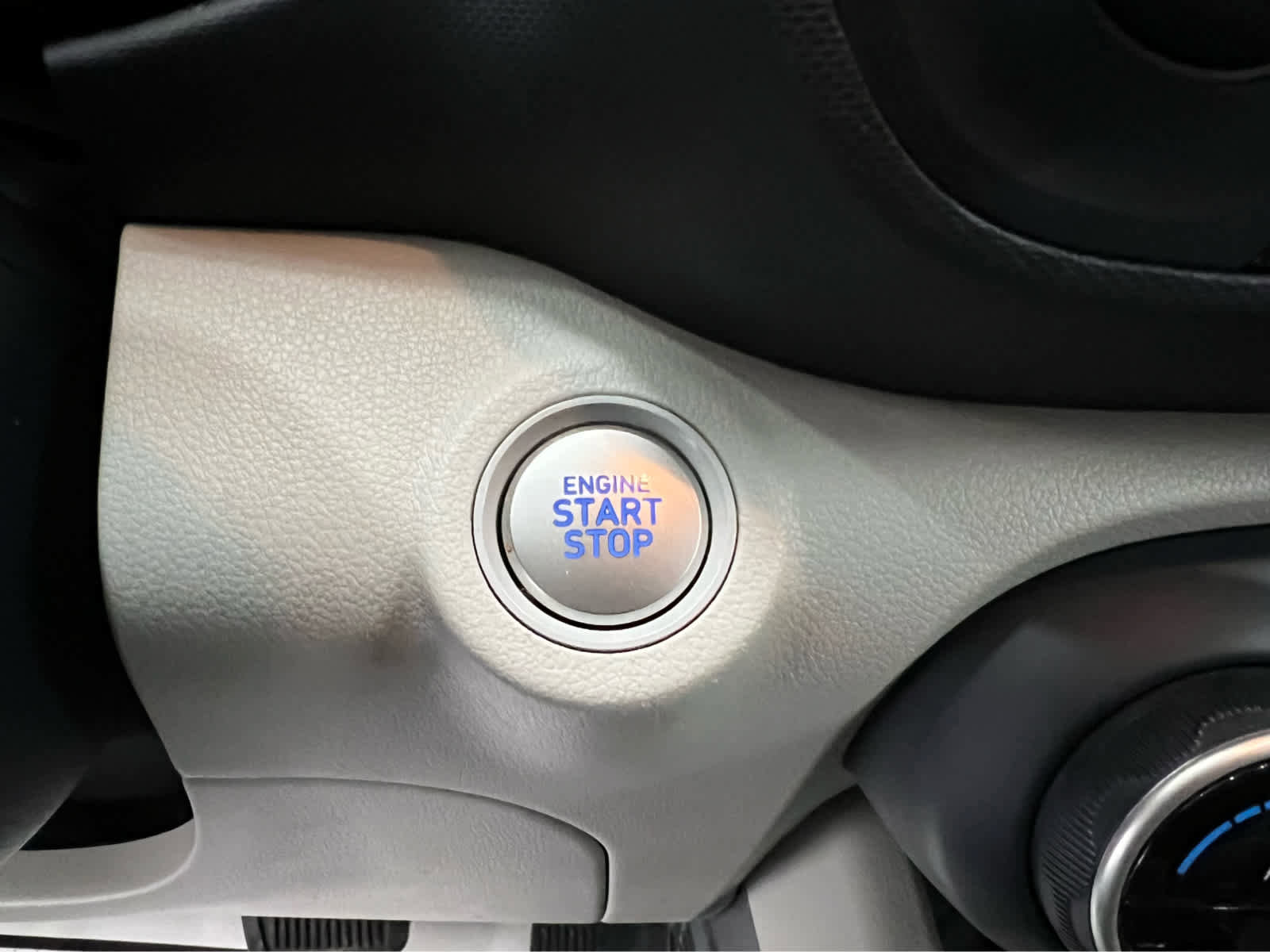 Used 2021 Hyundai Venue image 22