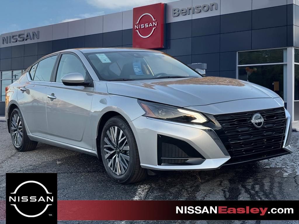 New 2025 Nissan Altima 2.5 SV w/ SV Premium Package FWD image 1