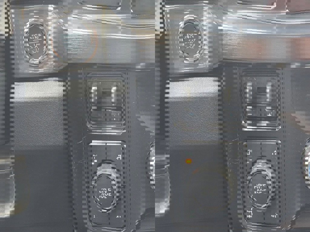 New 2025 Ford F350 Lariat w/ FX4 Off-Road Package image 17