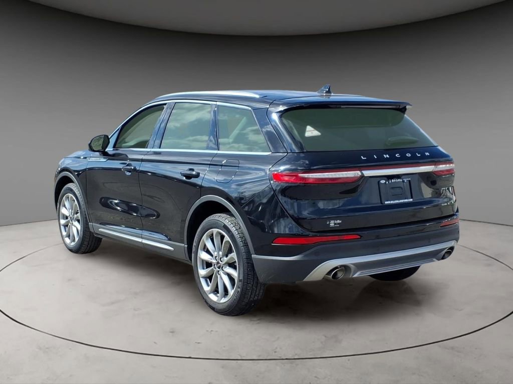 Used 2022 Lincoln Corsair FWD w/ Premium Package image 3