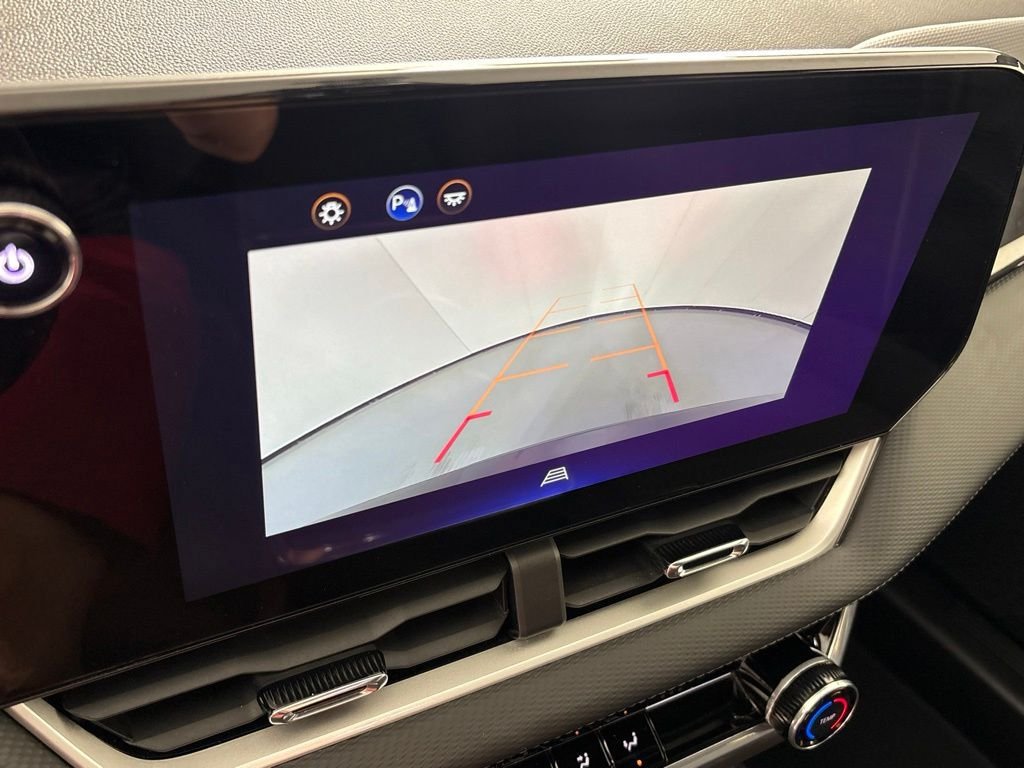 Used 2025 Chevrolet Equinox LT FWD image 36