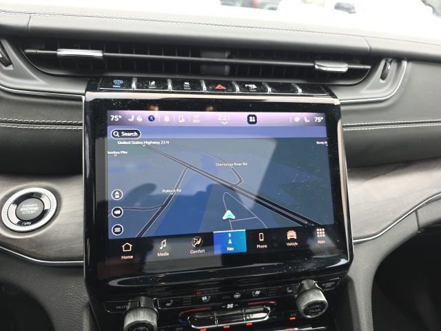 Used 2022 Jeep Grand Cherokee Overland w/ Advanced Protech Group III image 16