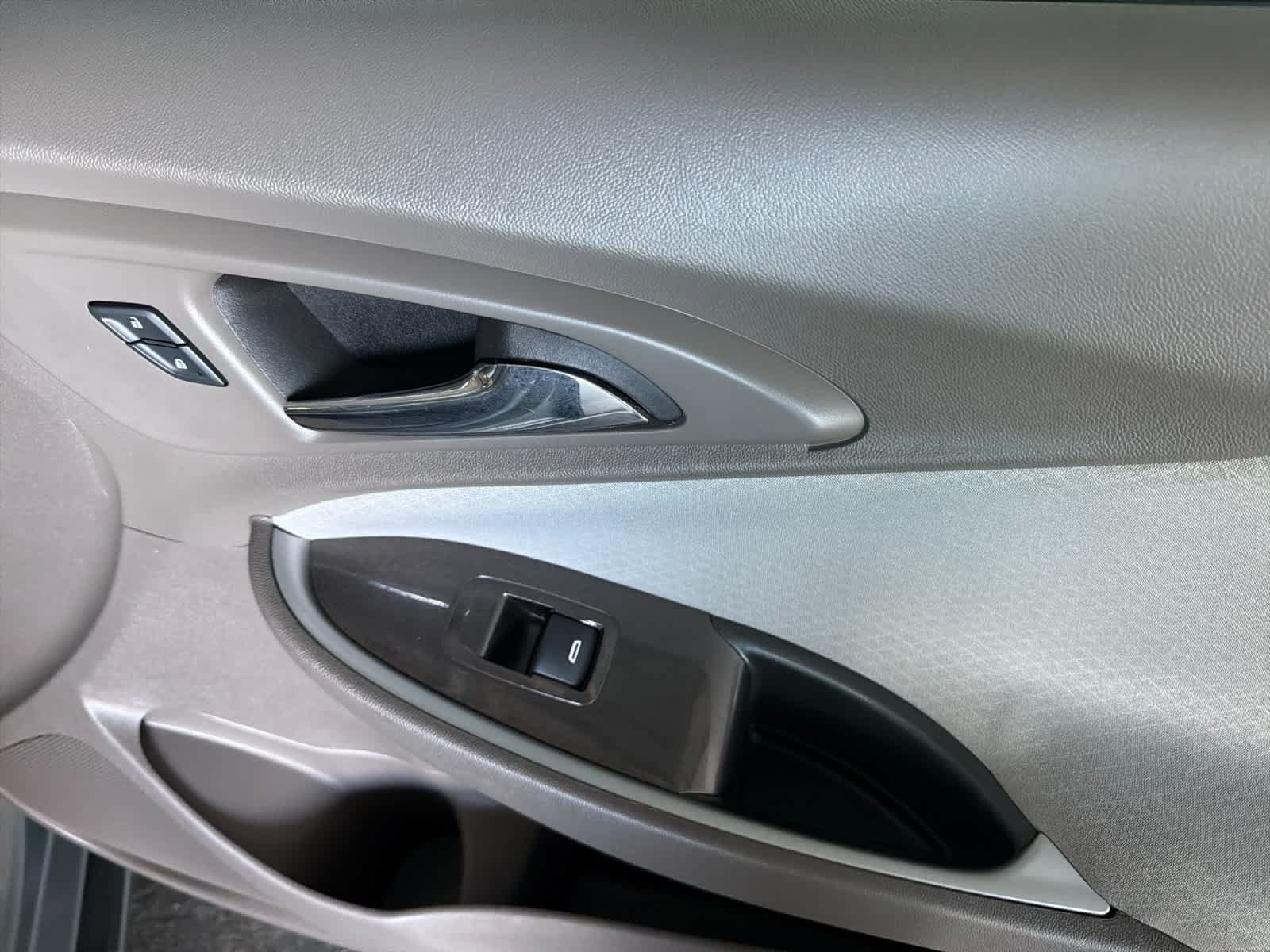 Used 2025 Chevrolet Malibu LT FWD image 17
