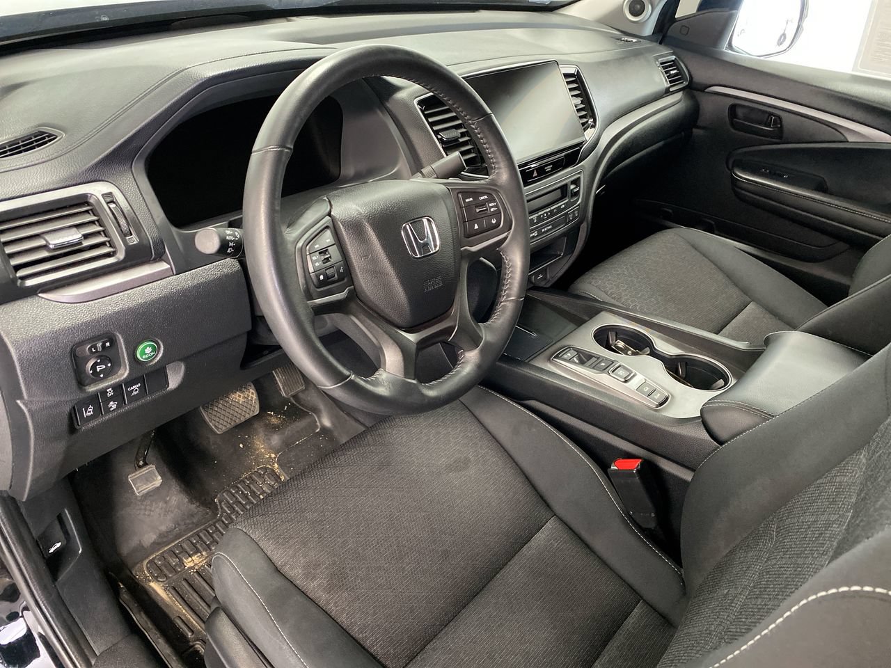 Used 2025 Honda Ridgeline Sport image 20