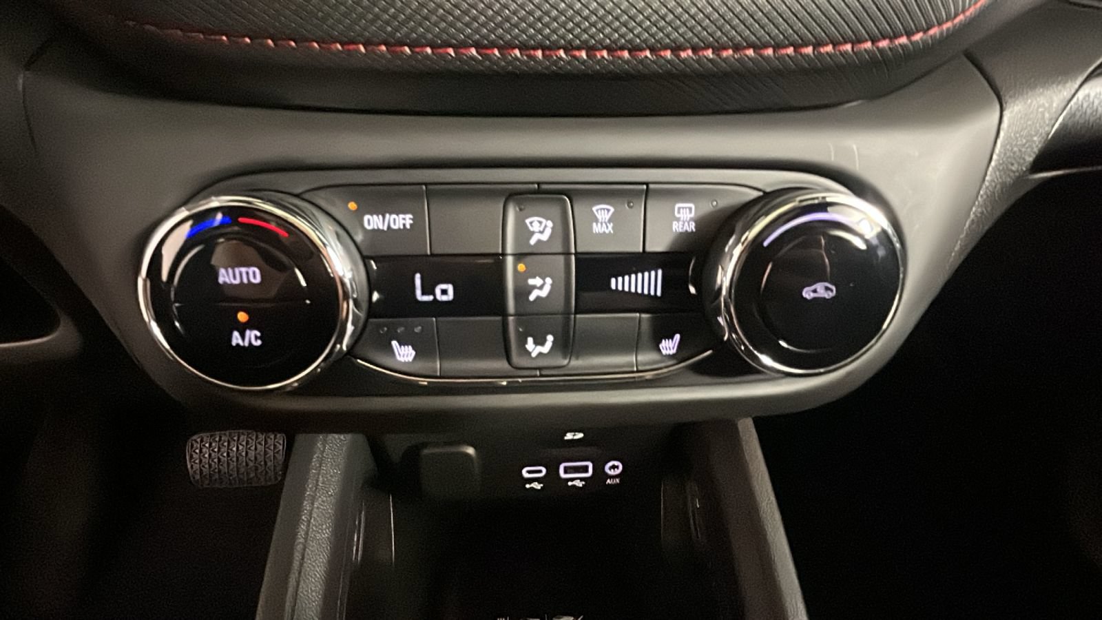 Used 2023 Chevrolet TrailBlazer RS w/ Sun and Liftgate Package FWD image 22