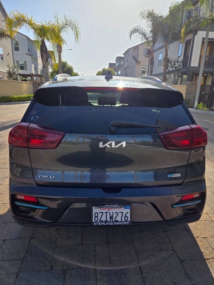 Used 2022 Kia Niro EX Premium FWD image 30