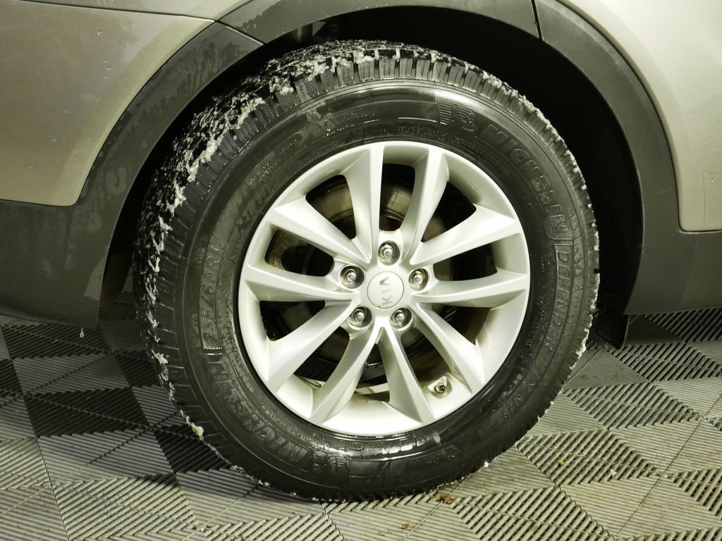 Certified 2017 Kia Sorento LX w/ LX Convenience Package image 9