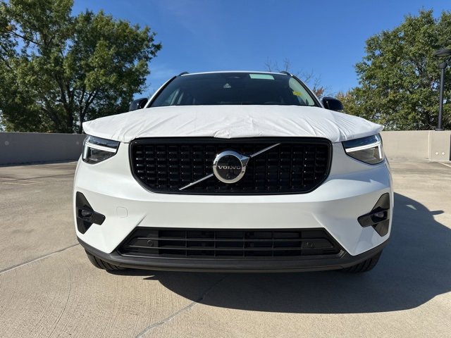 New 2026 Volvo XC40 B5 Plus w/ Protection Package Premier image 2