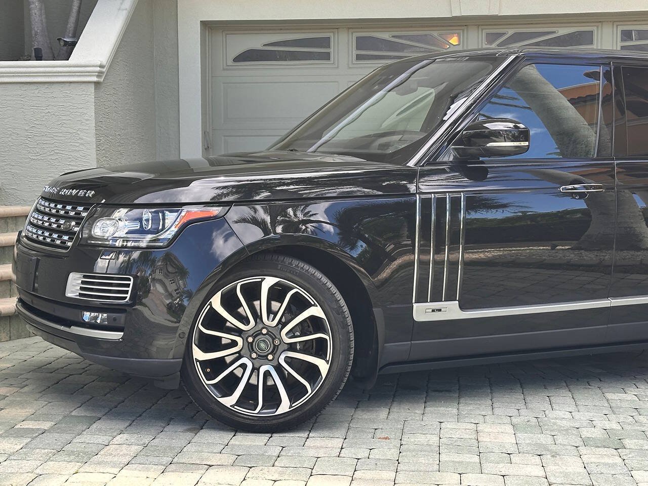 Used 2016 Land Rover Range Rover LWB SV Autobiography AWD/4WD image 3