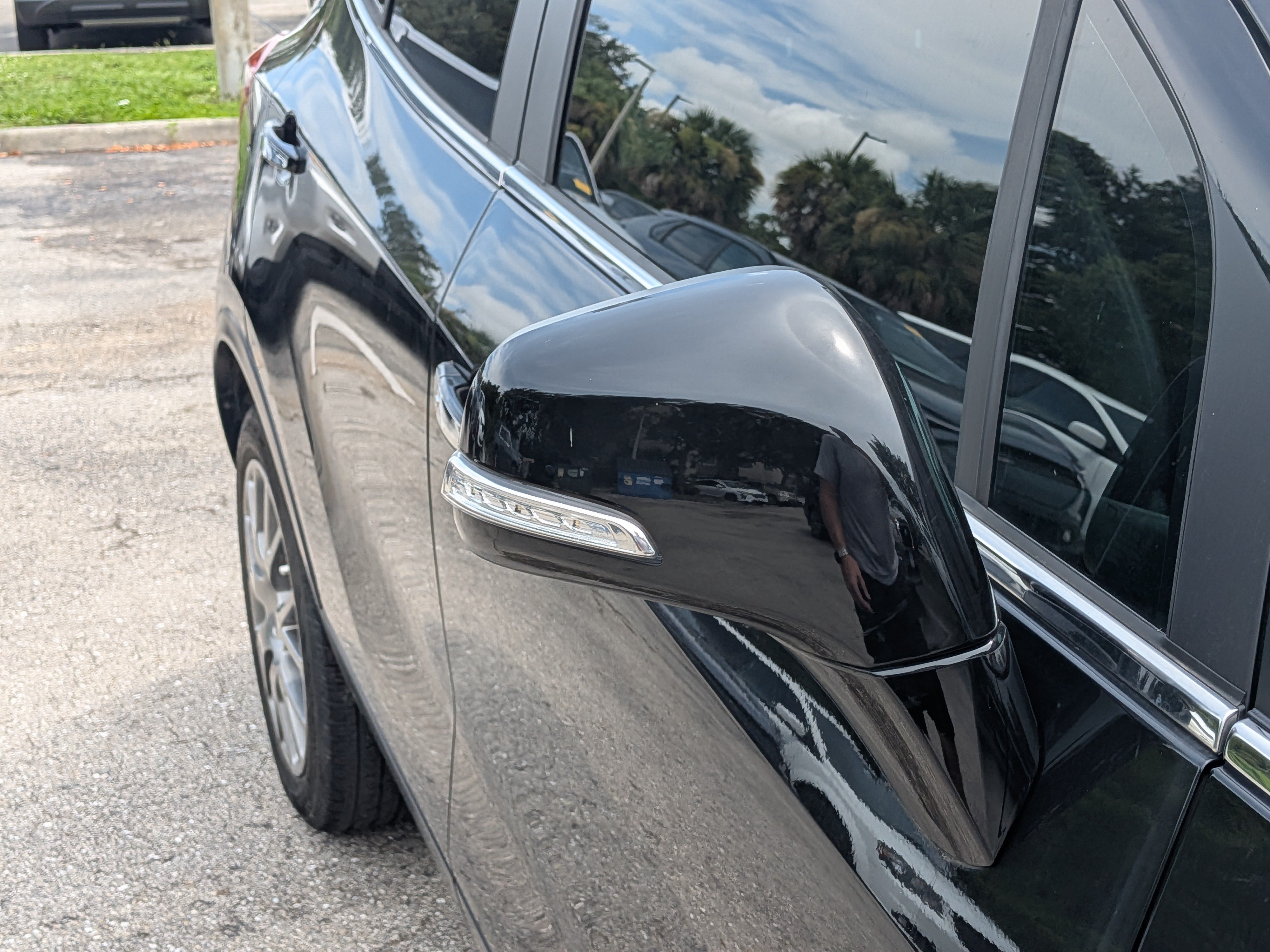 Used 2018 Buick Encore Sport Touring w/ Safety Package FWD image 12