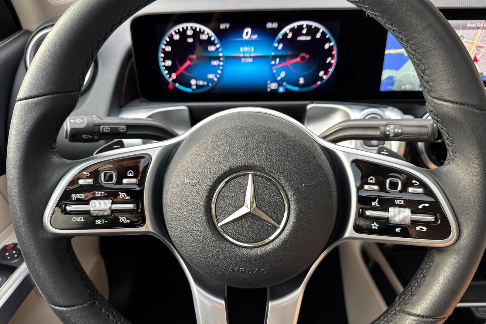Used 2022 Mercedes-Benz GLB 250 4MATIC image 29