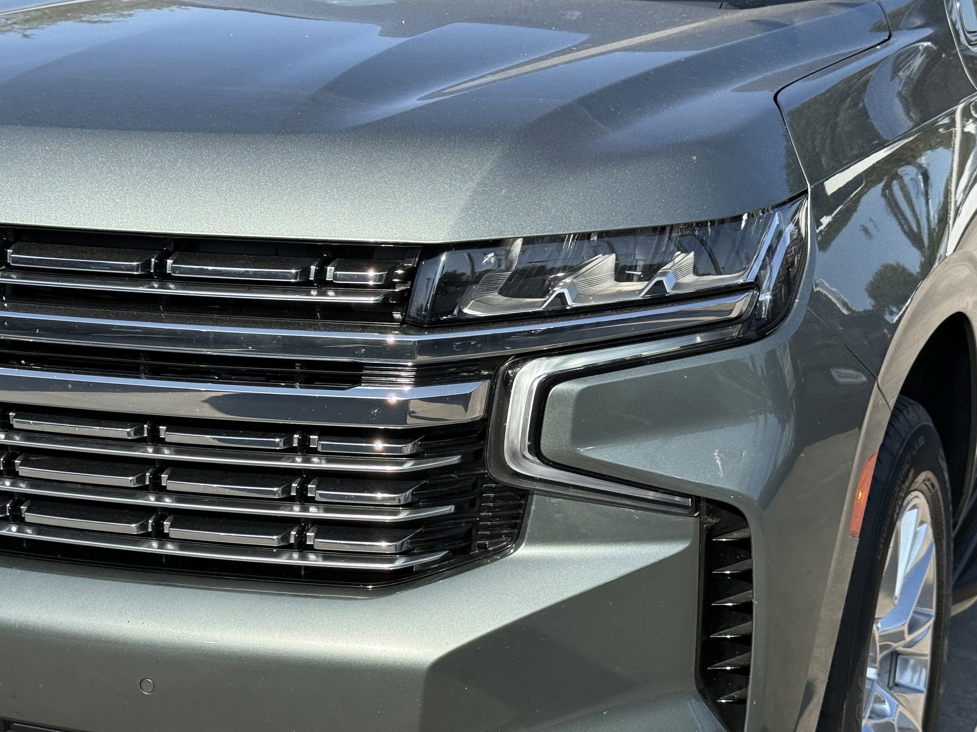 Used 2023 Chevrolet Suburban Premier image 11