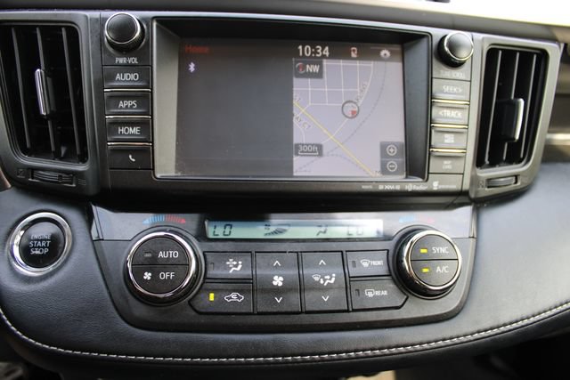 Used 2018 Toyota RAV4 XLE AWD/4WD image 16