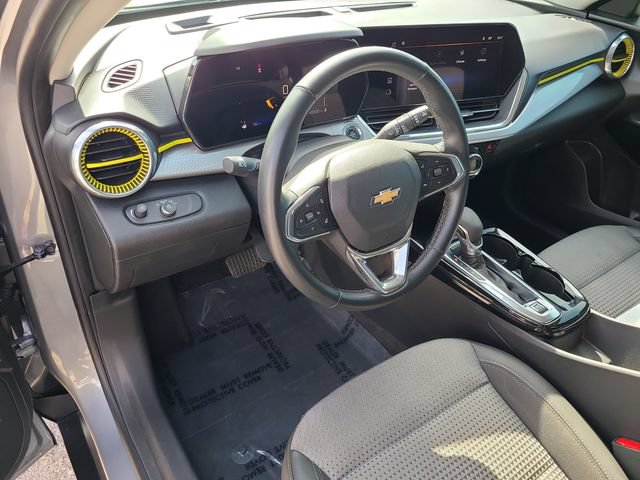 Used 2024 Chevrolet Trax LT w/ Driver Confidence Package FWD image 19
