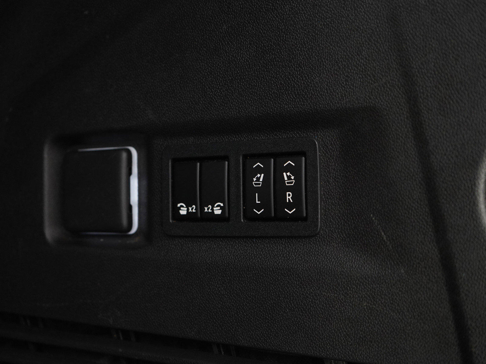 Used 2021 Chevrolet Tahoe Z71 w/ Luxury Package image 19