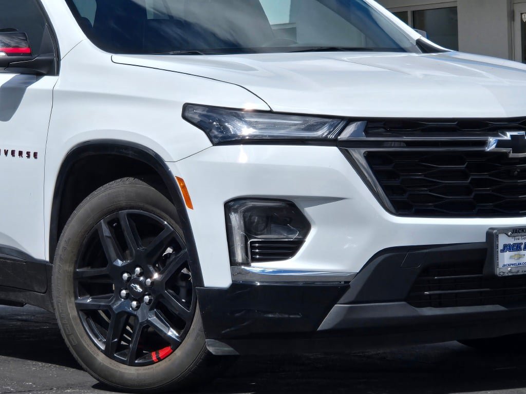 Used 2023 Chevrolet Traverse Premier w/ Redline Edition image 3