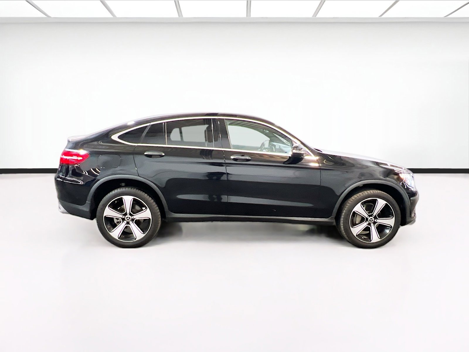 Used 2019 Mercedes-Benz GLC 300 4MATIC Coupe w/ Multimedia Package image 25