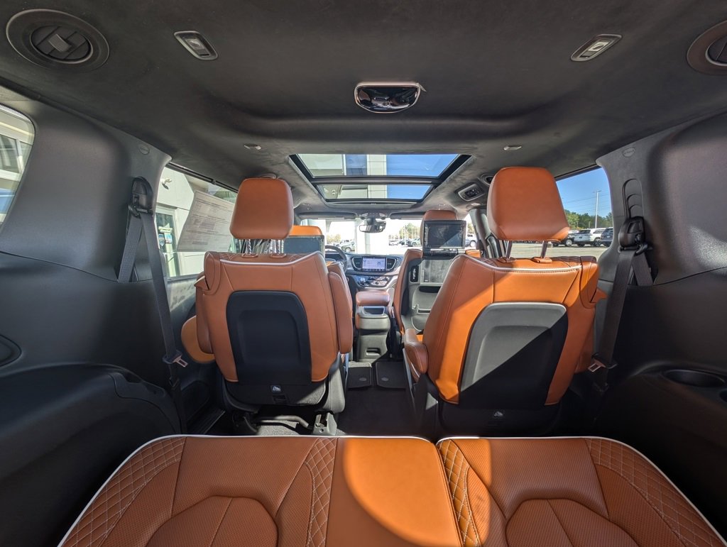 New 2026 Chrysler Pacifica Pinnacle image 20
