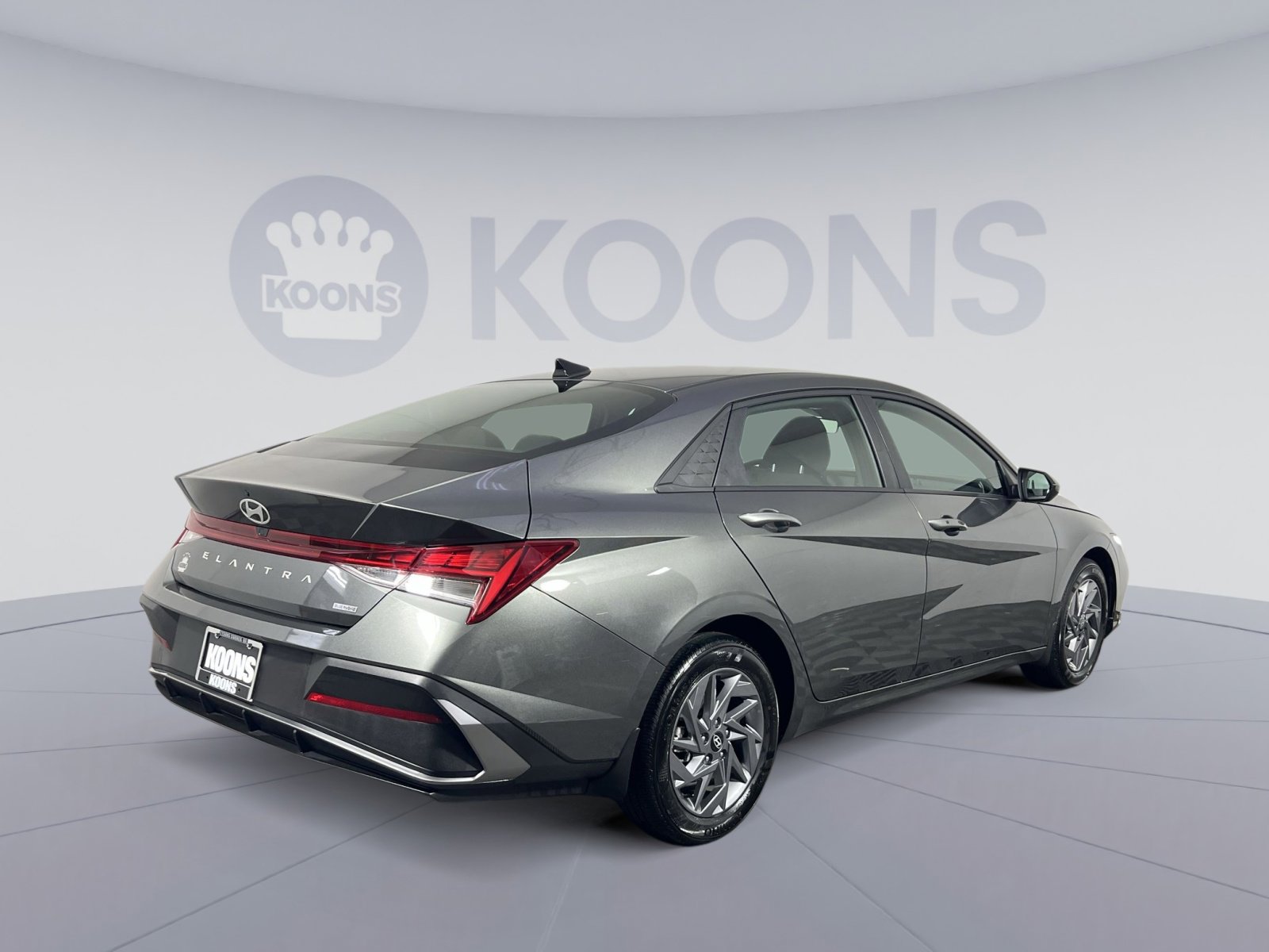 Used 2025 Hyundai Elantra Blue image 7