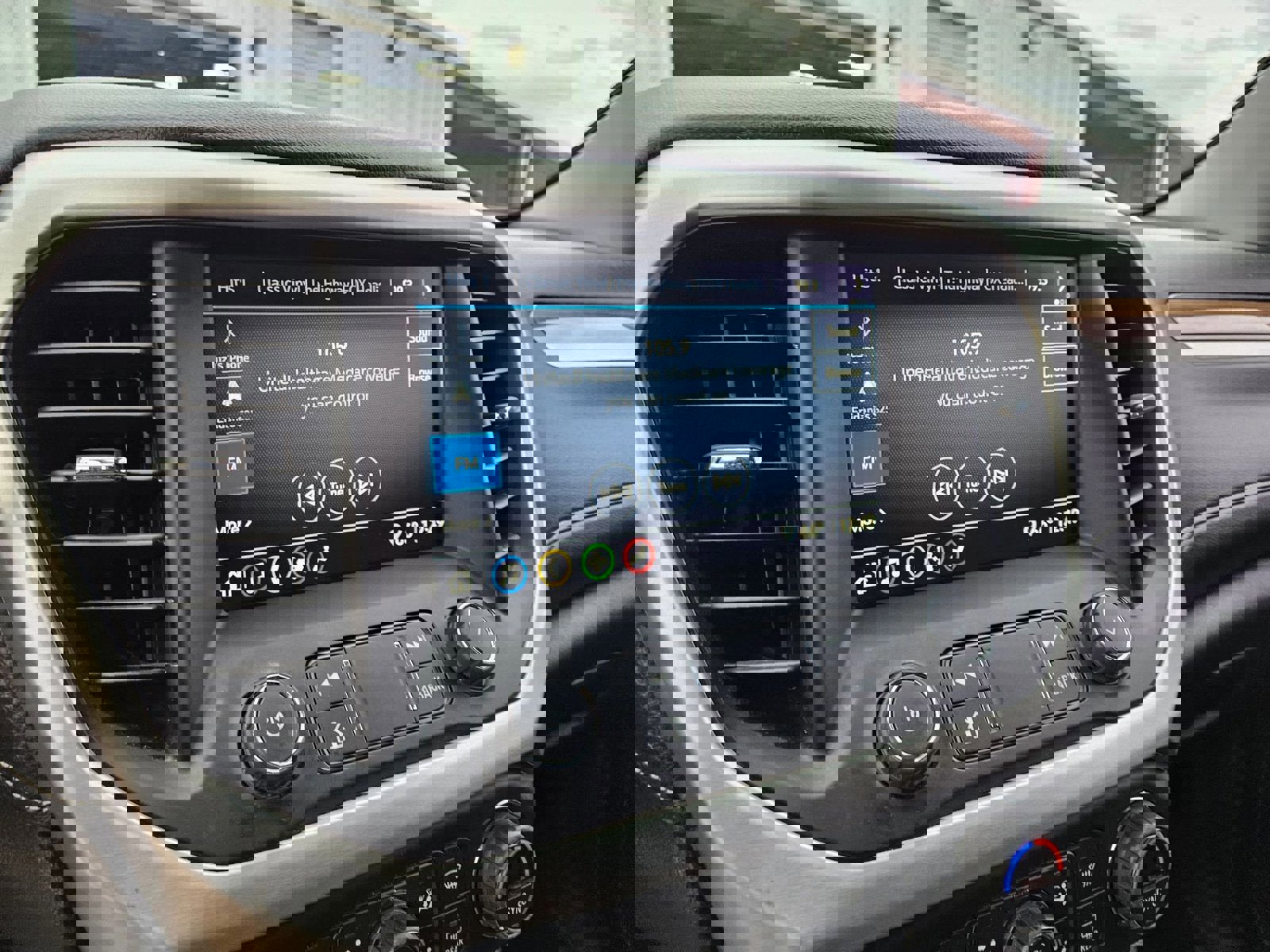 Used 2021 GMC Acadia SLE w/ Driver Convenience Package FWD image 18