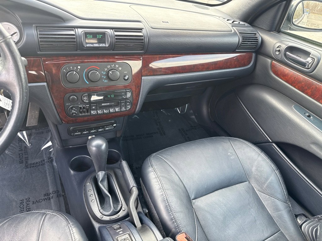 Used 2002 Chrysler Sebring Limited image 14