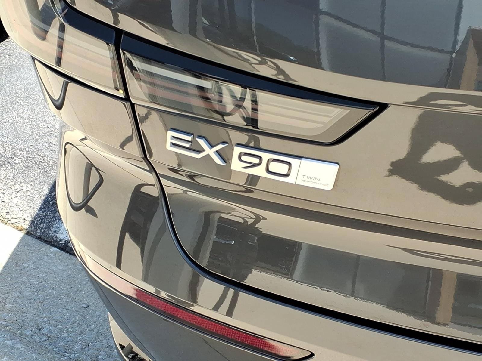 Used 2025 Volvo EX90 Ultra AWD/4WD image 7