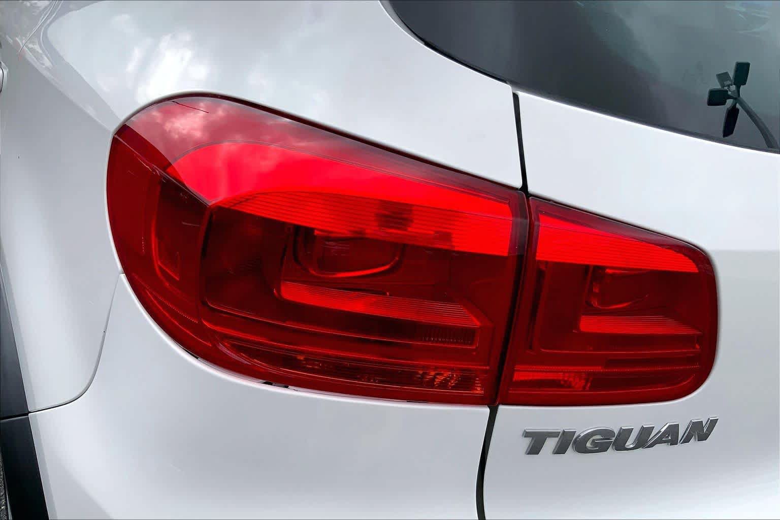 Used 2012 Volkswagen Tiguan SEL FWD image 28