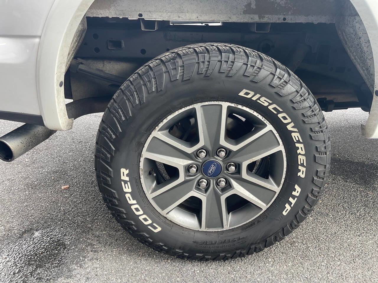 Used 2015 Ford F150 Lariat w/ Equipment Group 501A Mid AWD/4WD image 10