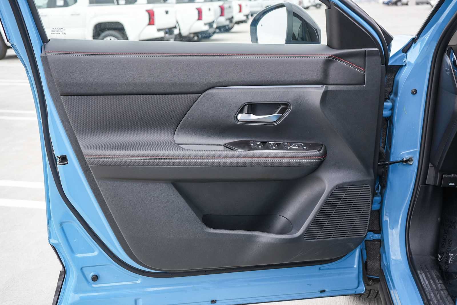 Used 2025 Nissan Kicks SR FWD image 21