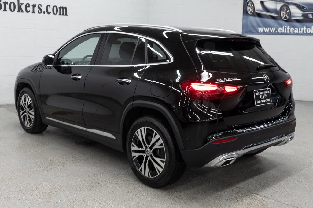 Used 2025 Mercedes-Benz GLA 250 4MATIC w/ Winter Package image 6