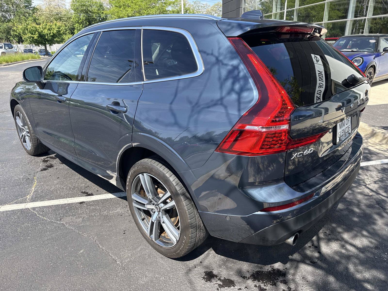 Used 2018 Volvo XC60 T6 Momentum w/ Convenience Package AWD/4WD image 8