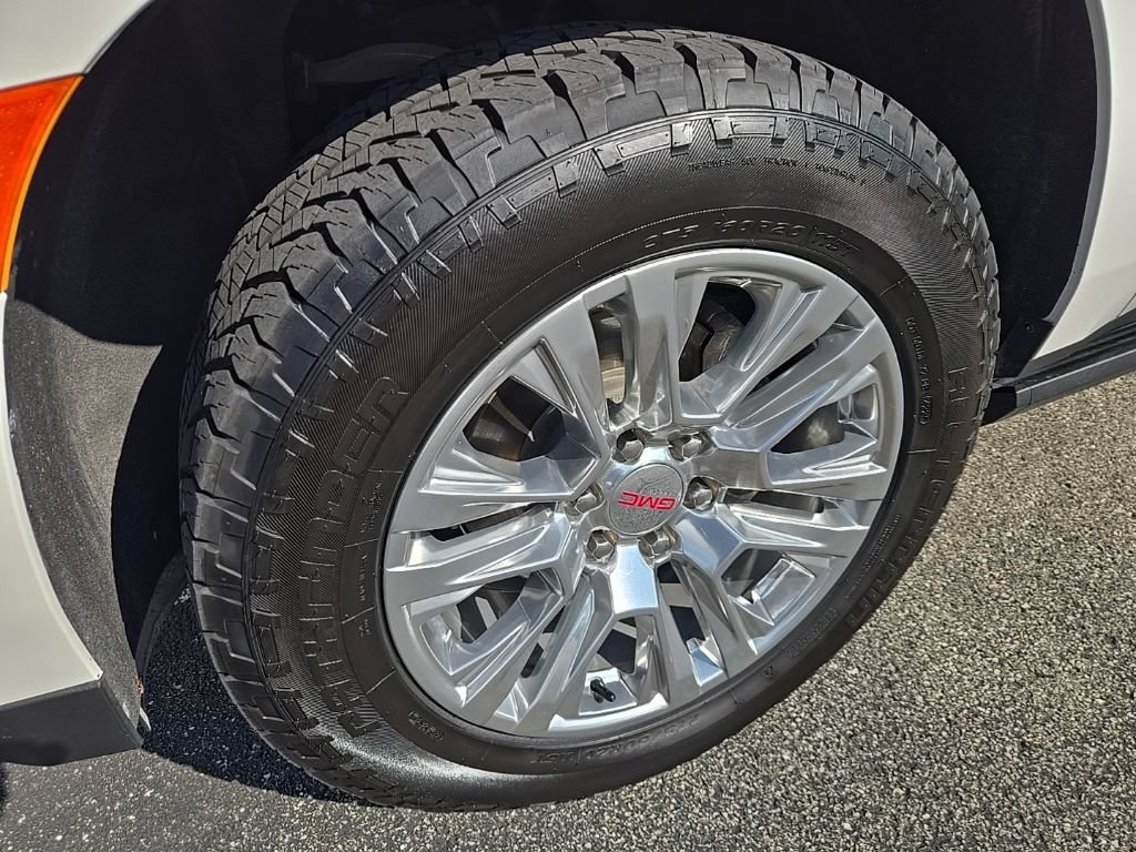 Used 2023 GMC Yukon XL Denali AWD/4WD image 19