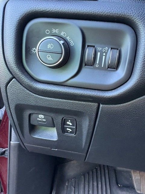Used 2023 RAM 1500 Laramie RWD image 7