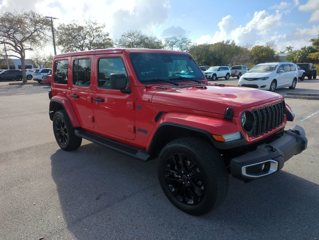 Used 2025 Jeep Wrangler Unlimited Sahara image 2
