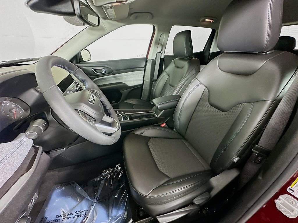 Certified 2022 Jeep Compass Latitude image 30