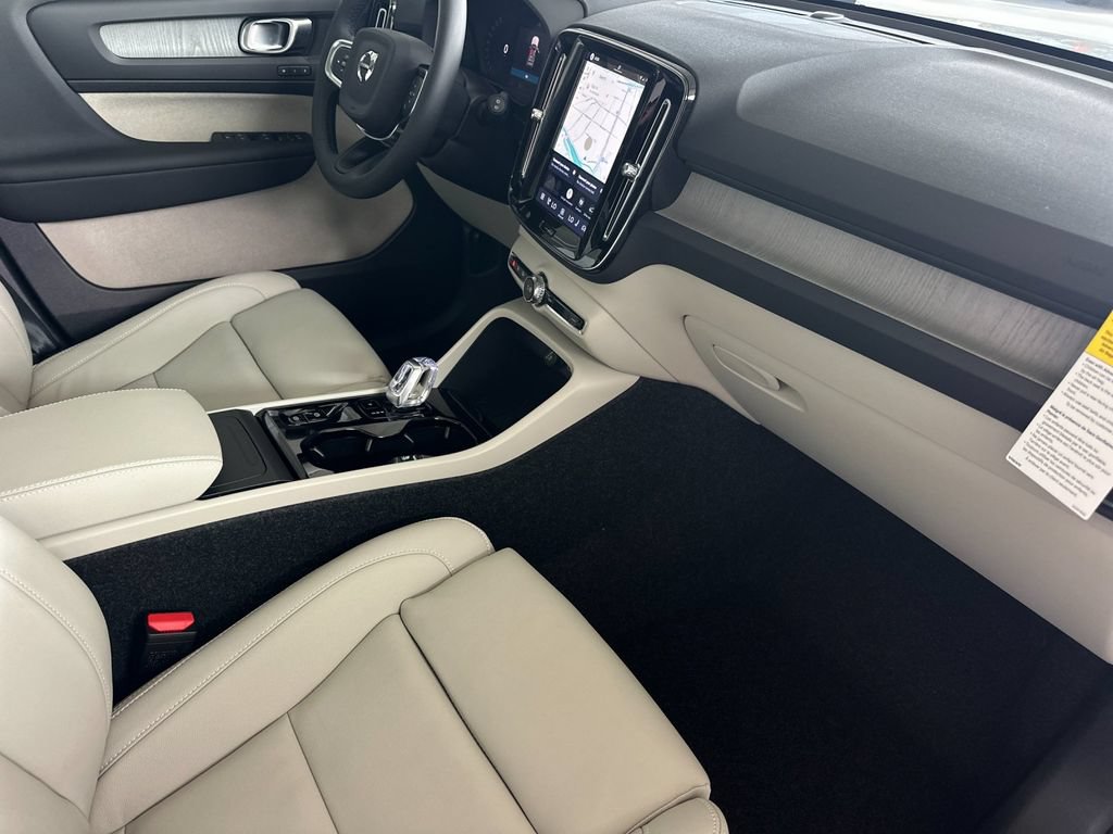 New 2026 Volvo XC40 B5 Plus w/ Protection Package Premier AWD/4WD image 15
