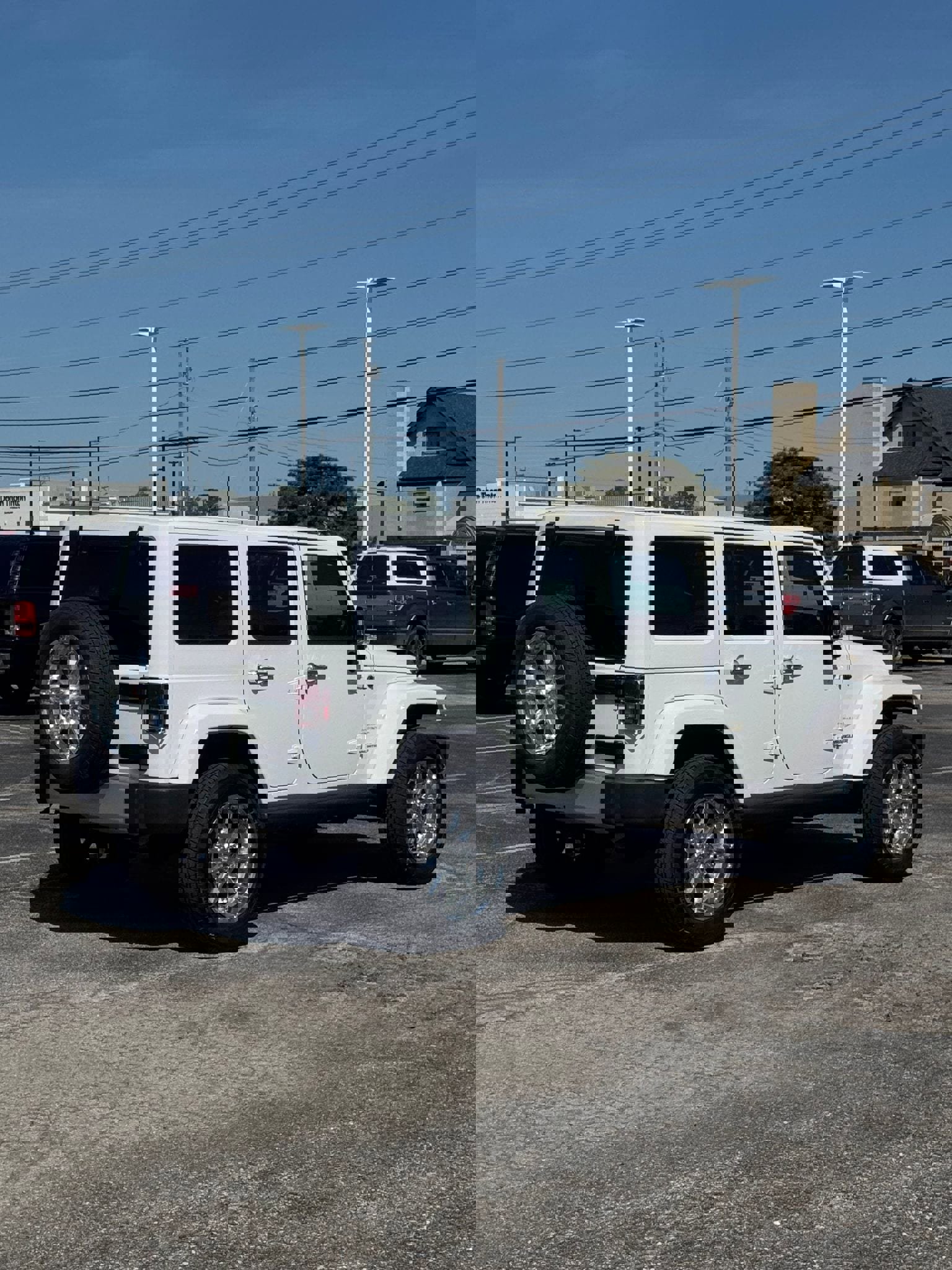 Used 2014 Jeep Wrangler Unlimited Sahara w/ Connectivity Group image 3