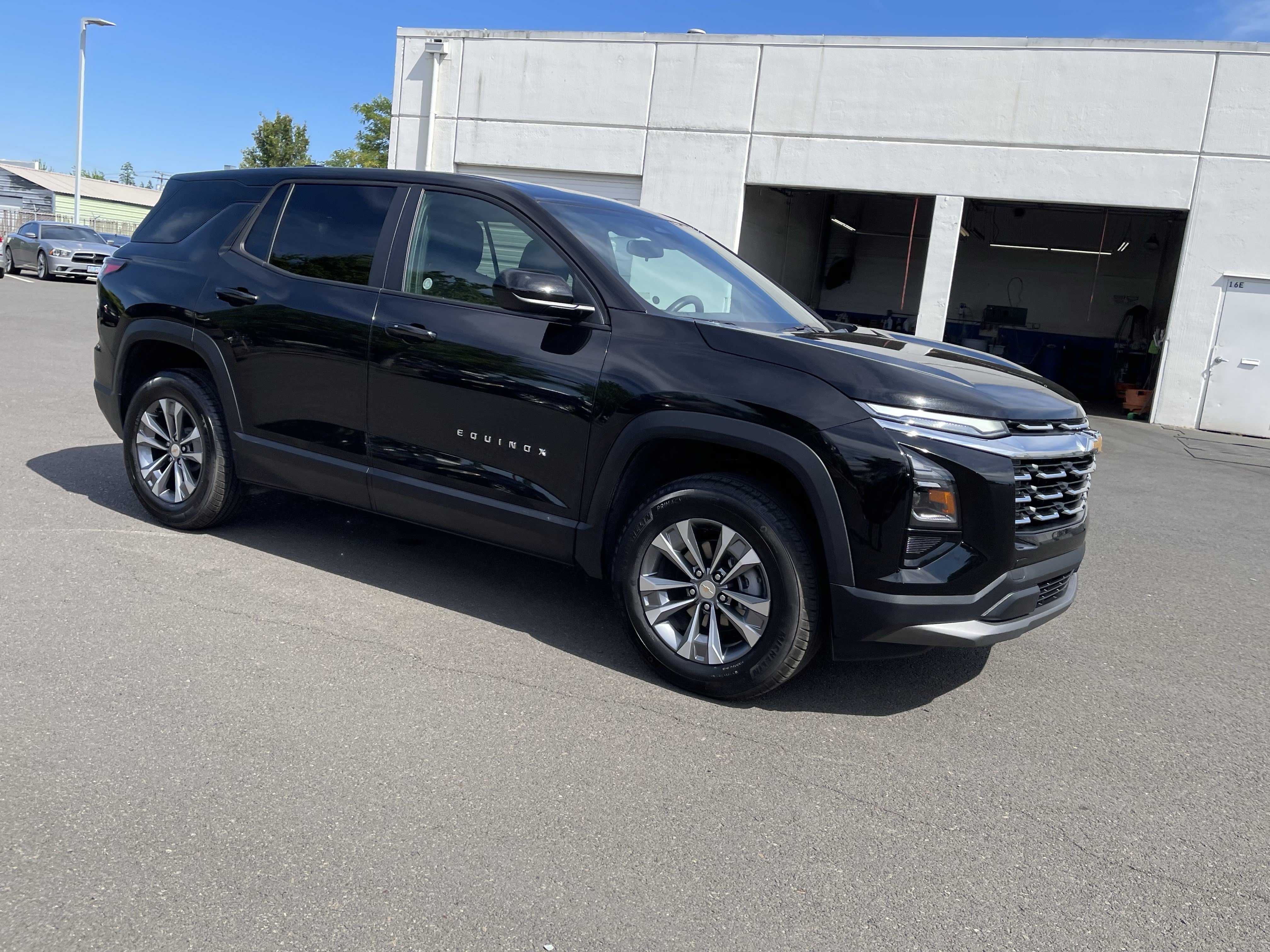 Used 2026 Chevrolet Equinox LT AWD/4WD image 7