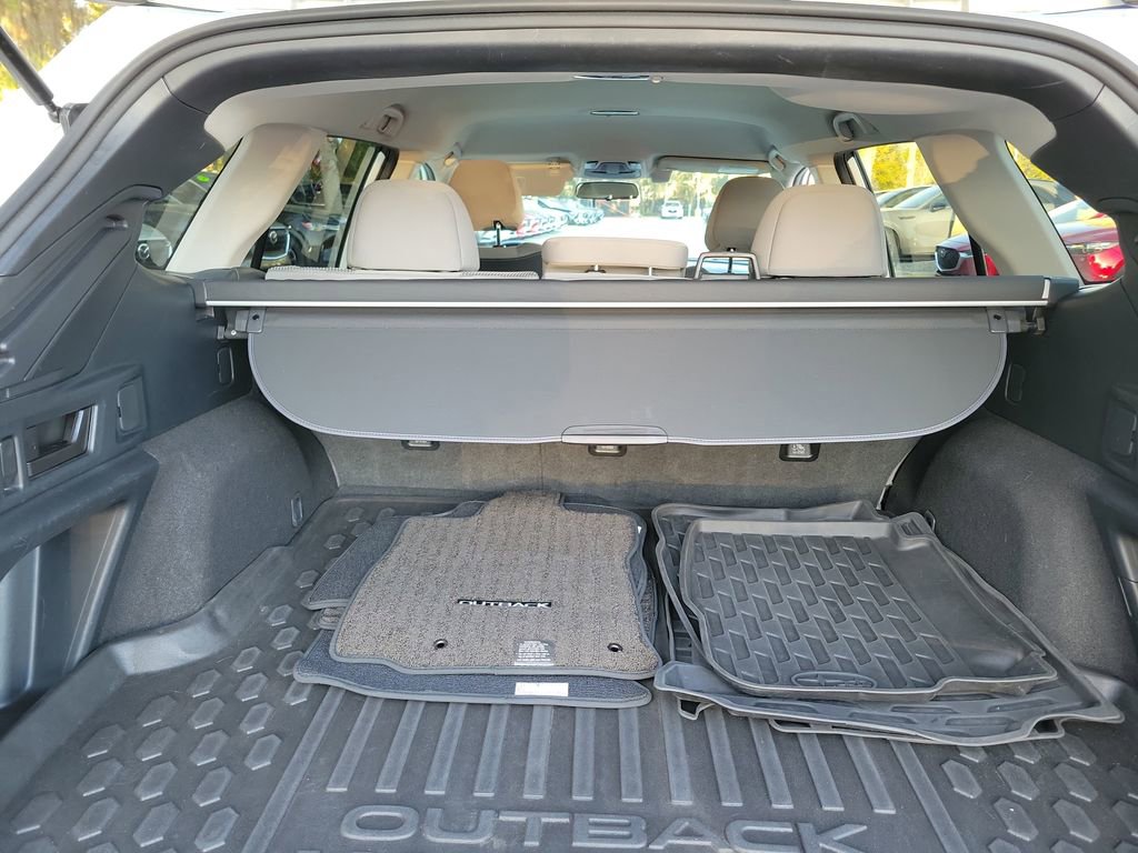 Used 2022 Subaru Outback Premium image 16
