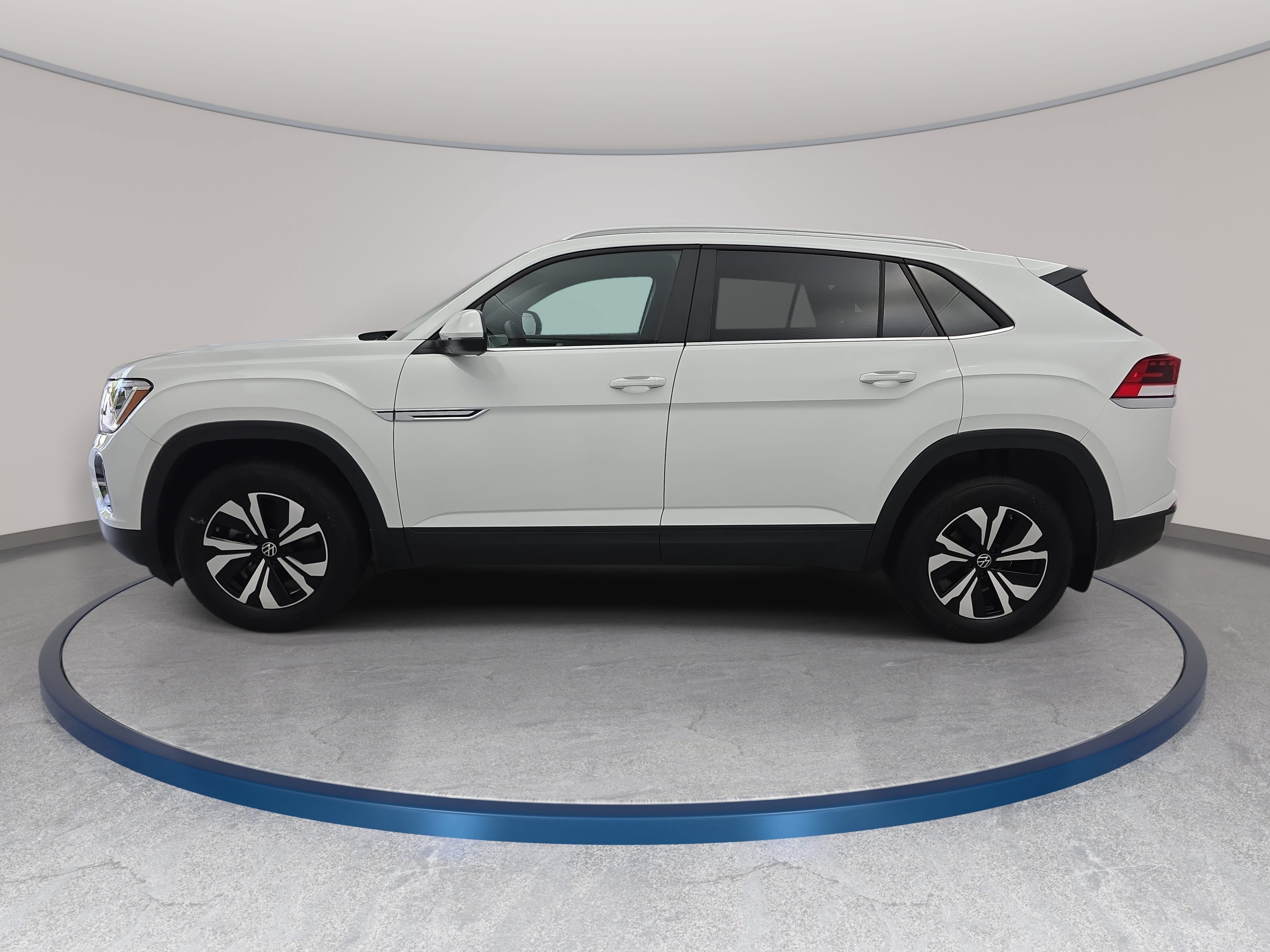 Certified 2024 Volkswagen Atlas Cross Sport SE AWD/4WD image 8
